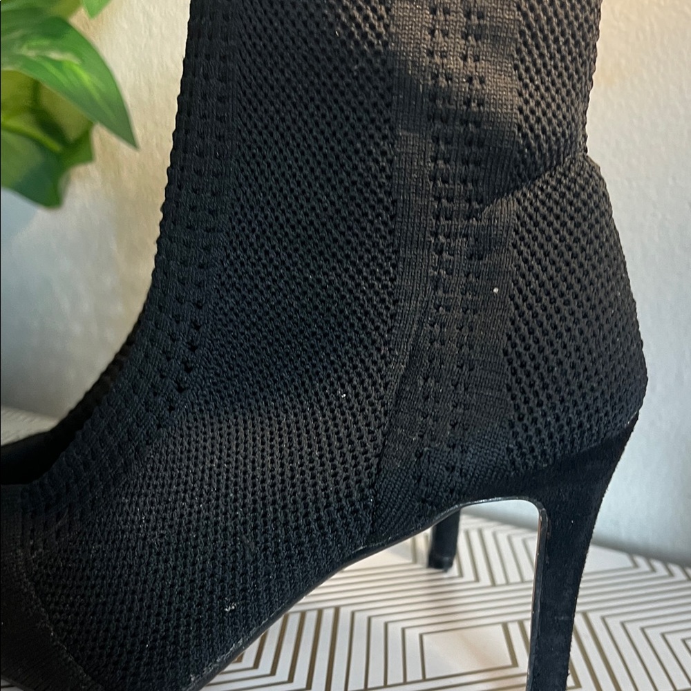 Black Knit Pointed-Toe Stiletto Ankle Boots - Picture 4 of 7